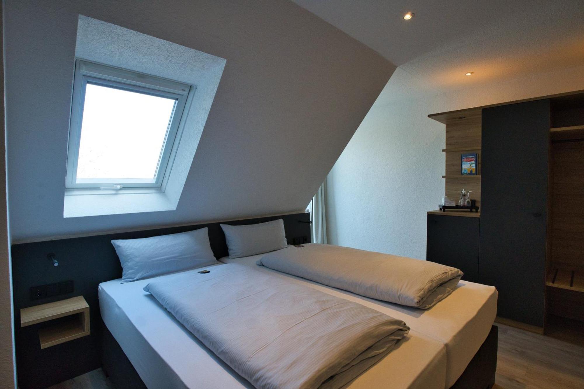 Meerzeit Strandhotel Neuharlingersiel Exterior photo